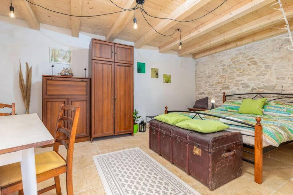 Casa Di Pietra Matelici Villa Divšići Exteriör bild