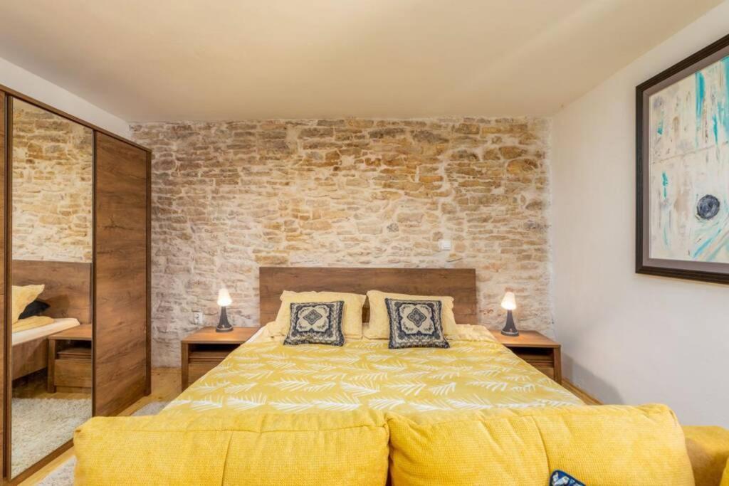 Casa Di Pietra Matelici Villa Divšići Exteriör bild