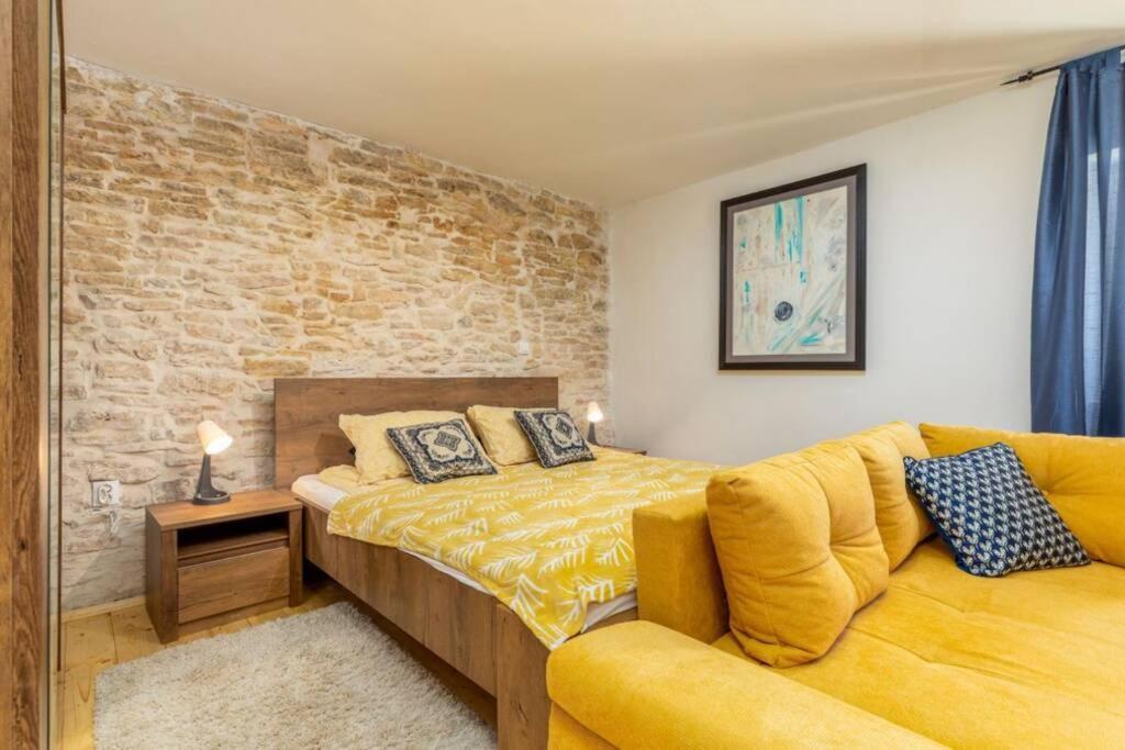 Casa Di Pietra Matelici Villa Divšići Exteriör bild