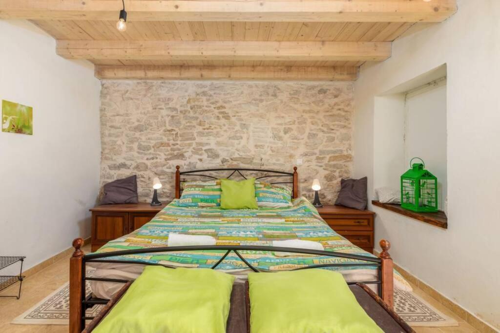 Casa Di Pietra Matelici Villa Divšići Exteriör bild
