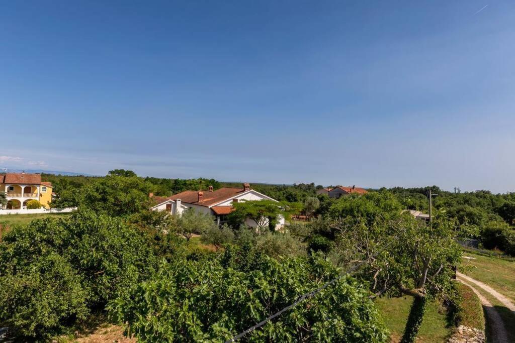 Casa Di Pietra Matelici Villa Divšići Exteriör bild