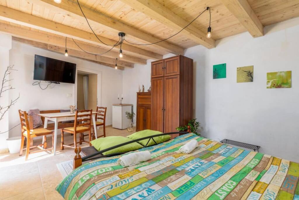 Casa Di Pietra Matelici Villa Divšići Exteriör bild