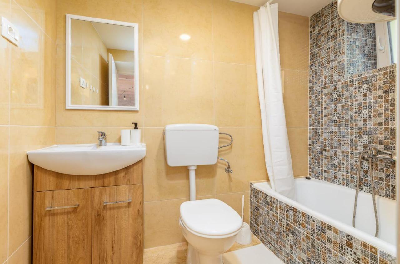 Casa Di Pietra Matelici Villa Divšići Exteriör bild